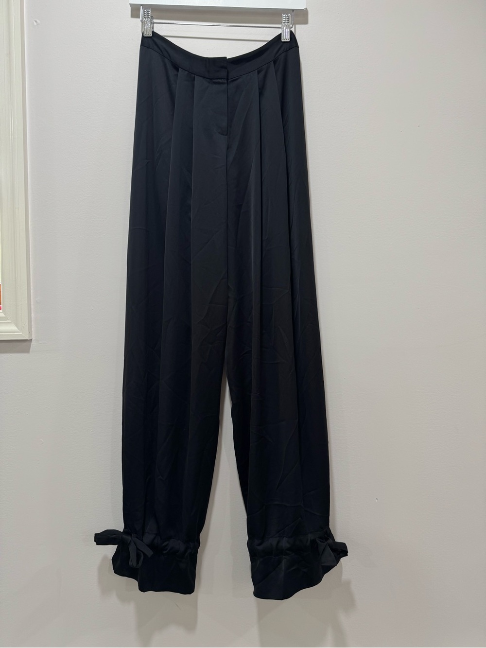 Elie Tahari NWT Black High-Waisted Wide Leg Trousers Tie Ankle Pants Size 4
